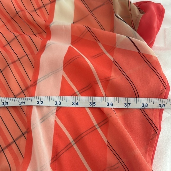 Lane Bryant Coral & Cream/Off White Geometric Asymmetrical Tunic. Size 22/24. - Picture 10 of 13